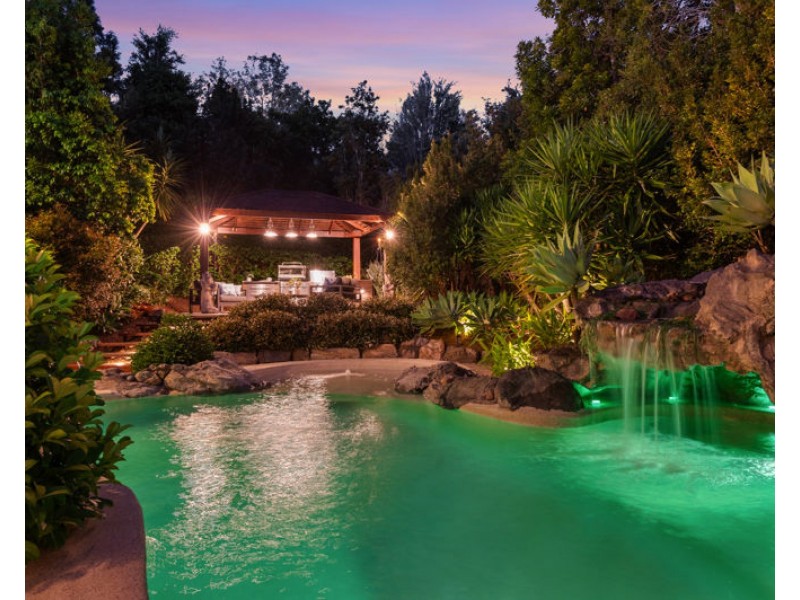 52 Snow Wood Drive, Eatons Hill QLD 4037