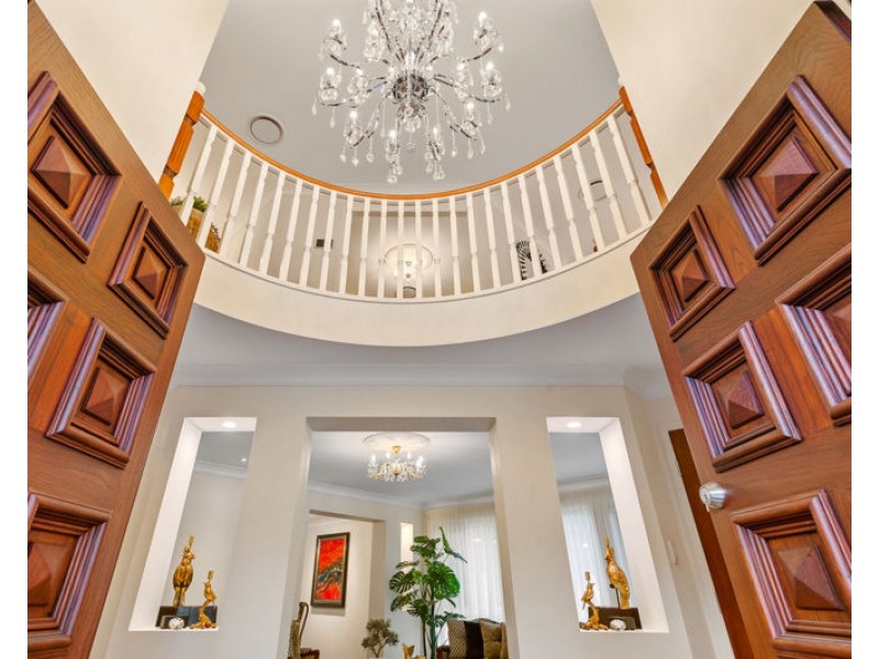 52 Snow Wood Drive, Eatons Hill QLD 4037