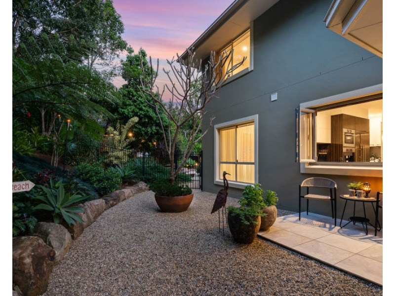 52 Snow Wood Drive, Eatons Hill QLD 4037