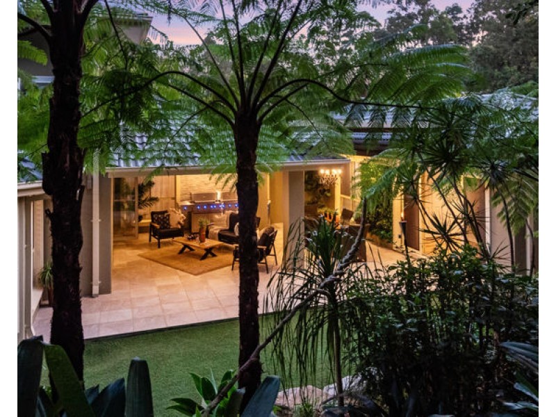 52 Snow Wood Drive, Eatons Hill QLD 4037