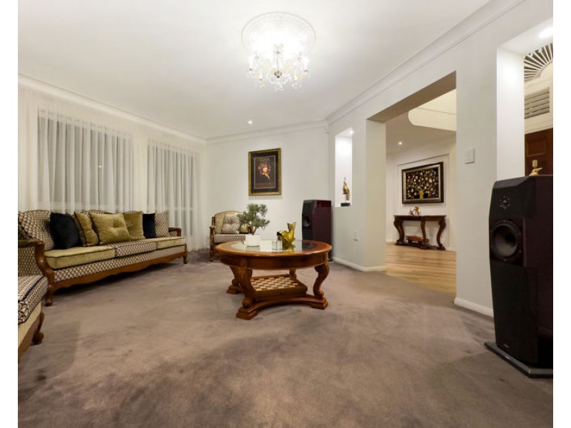 52 Snow Wood Drive, Eatons Hill QLD 4037