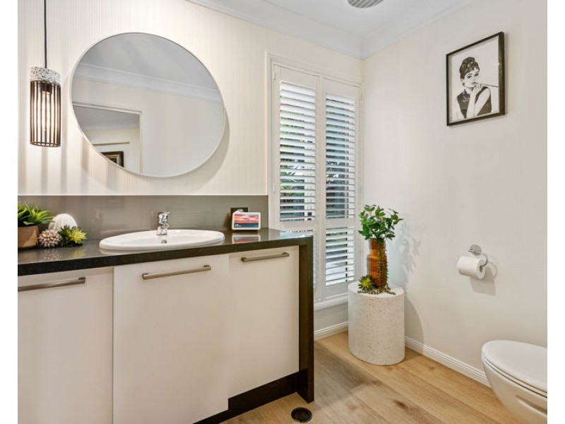 52 Snow Wood Drive, Eatons Hill QLD 4037