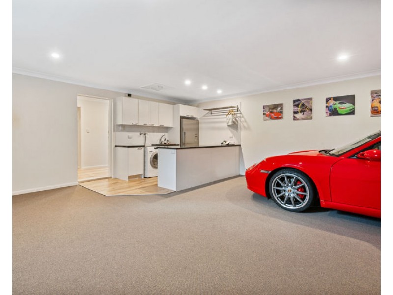 52 Snow Wood Drive, Eatons Hill QLD 4037