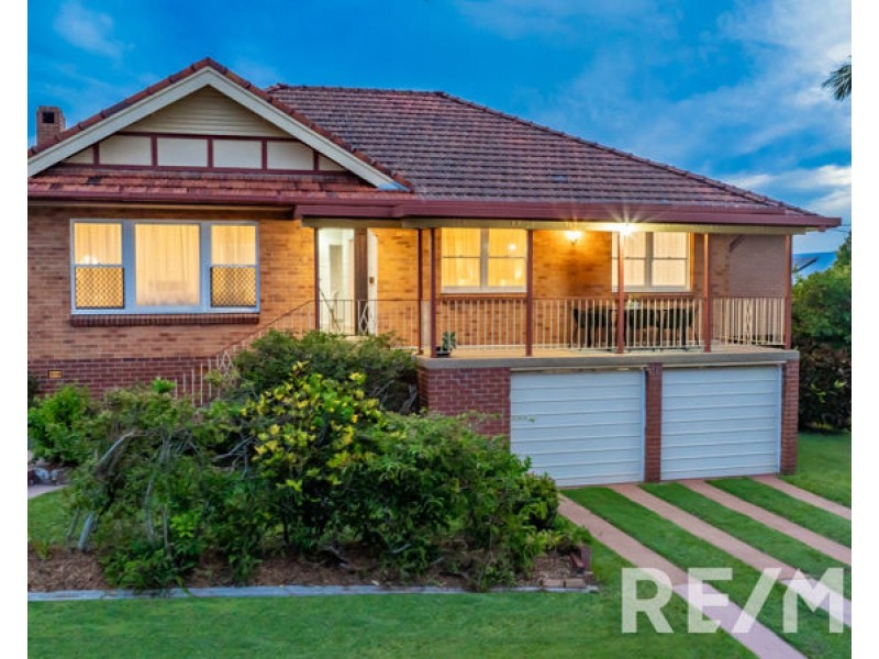 8 Haysmouth Parade, Clontarf QLD 4019