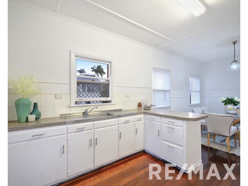 8 Haysmouth Parade, Clontarf QLD 4019