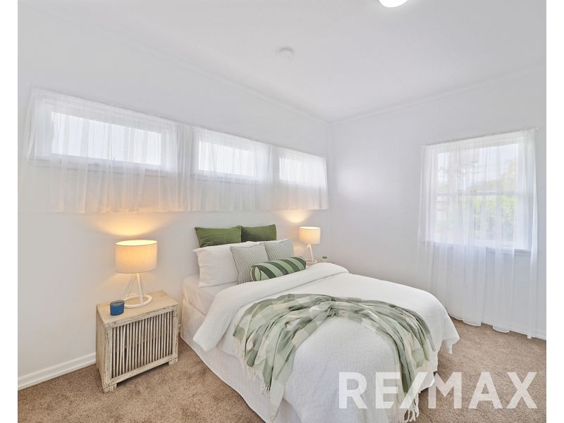 8 Haysmouth Parade, Clontarf QLD 4019