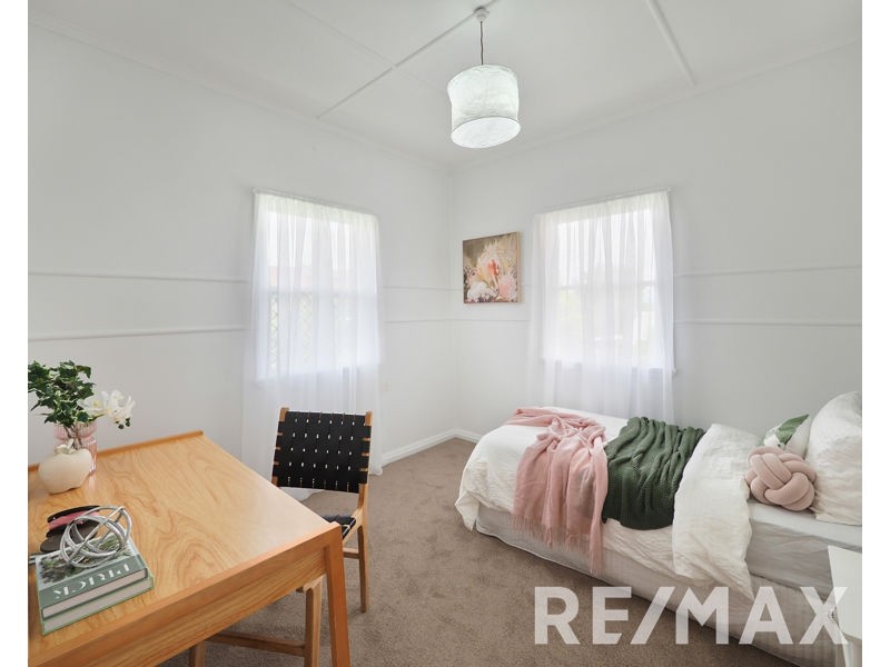 8 Haysmouth Parade, Clontarf QLD 4019