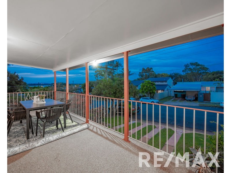 8 Haysmouth Parade, Clontarf QLD 4019