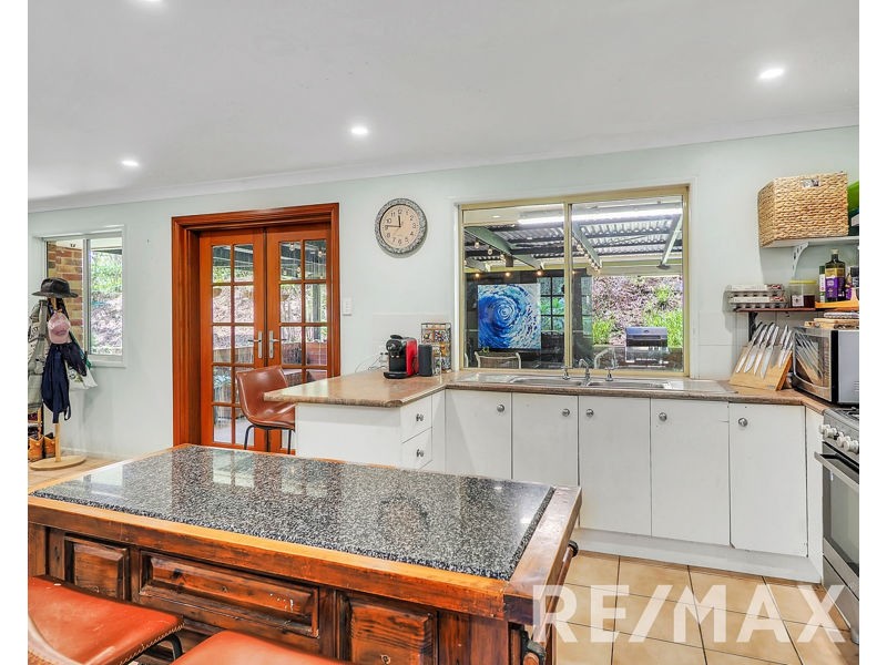 5 Hoare Court, Bunya QLD 4055