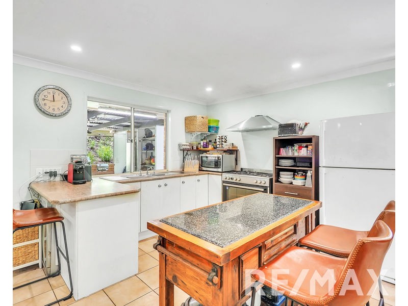 5 Hoare Court, Bunya QLD 4055