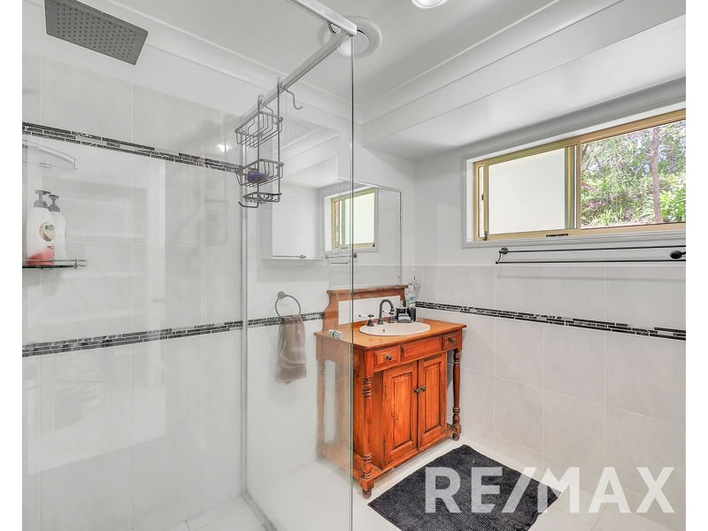 5 Hoare Court, Bunya QLD 4055