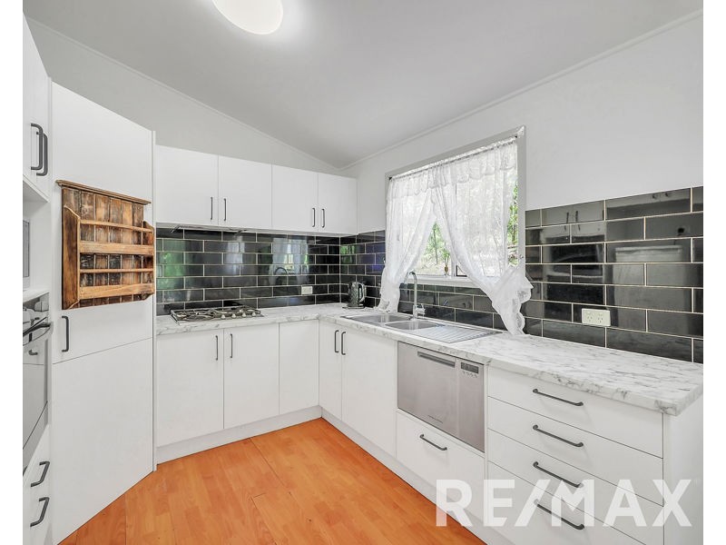 5 Hoare Court, Bunya QLD 4055