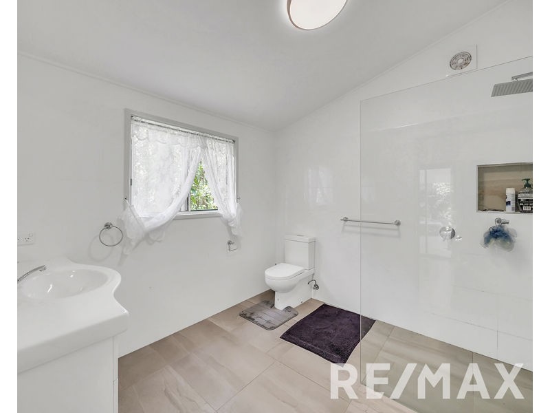 5 Hoare Court, Bunya QLD 4055