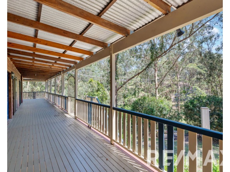 16 Kimberley Court, Eatons Hill QLD 4037