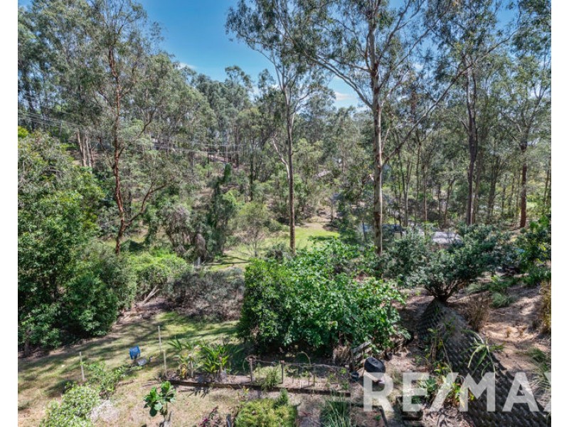 16 Kimberley Court, Eatons Hill QLD 4037