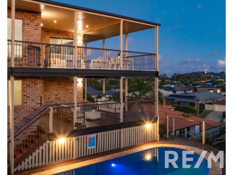 15 Emanual Court, Eatons Hill QLD 4037