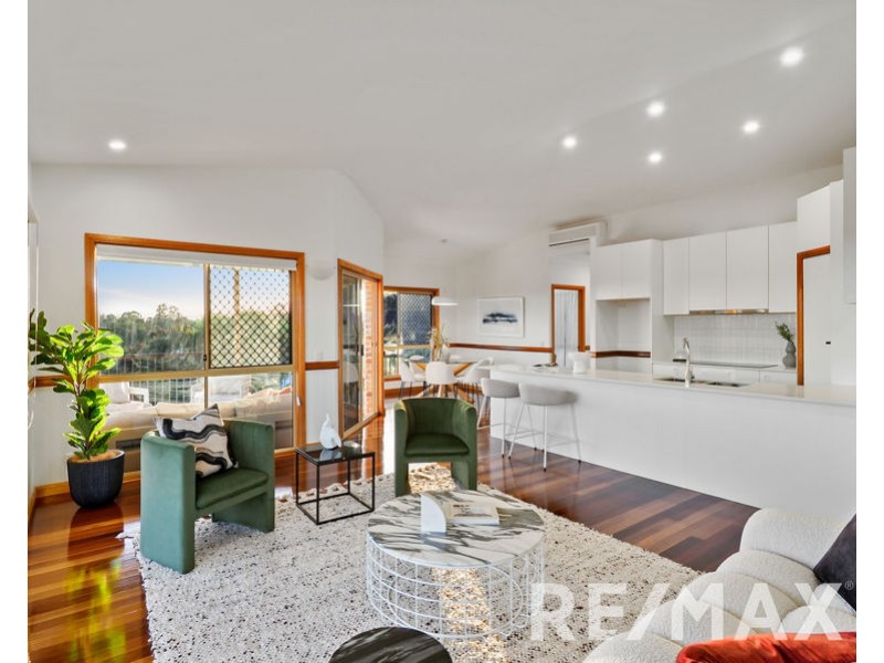 15 Emanual Court, Eatons Hill QLD 4037