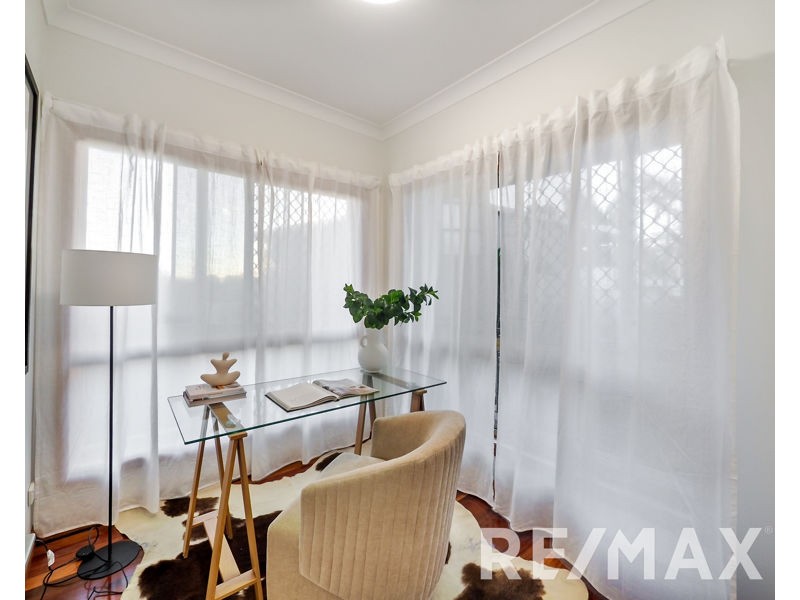 15 Emanual Court, Eatons Hill QLD 4037