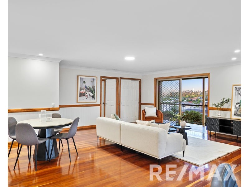 15 Emanual Court, Eatons Hill QLD 4037