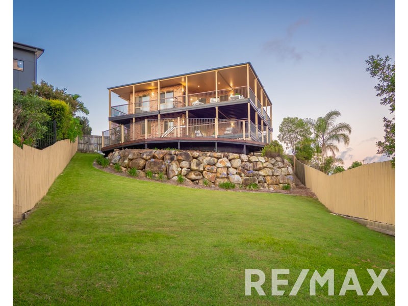 15 Emanual Court, Eatons Hill QLD 4037