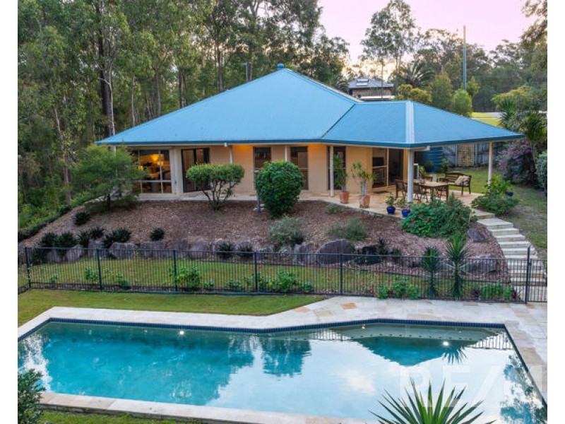 11 Fletchers Road, Eatons Hill QLD 4037