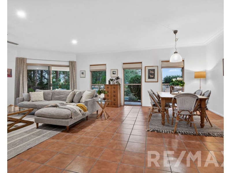 11 Fletchers Road, Eatons Hill QLD 4037