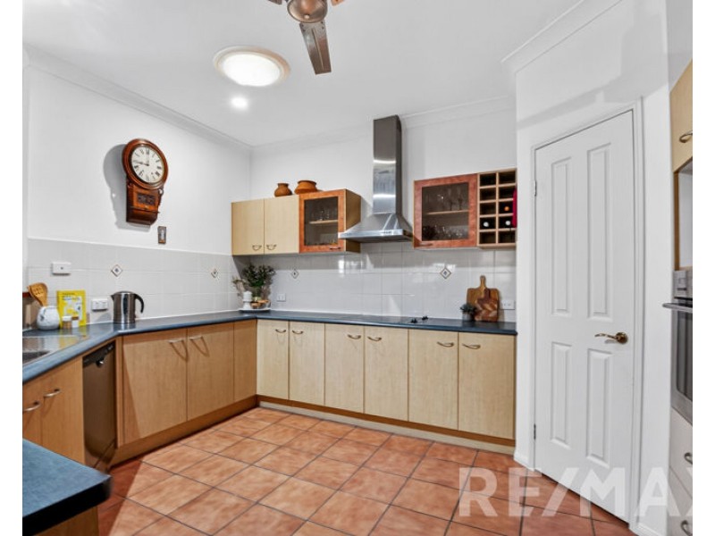 11 Fletchers Road, Eatons Hill QLD 4037