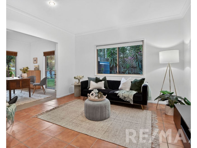 11 Fletchers Road, Eatons Hill QLD 4037