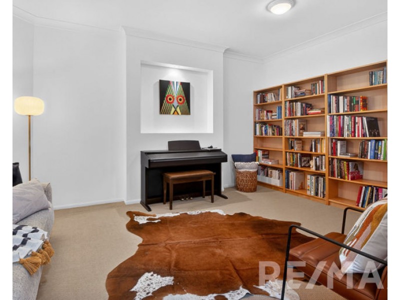 11 Fletchers Road, Eatons Hill QLD 4037