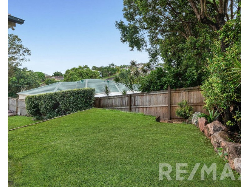 3 Tonnere Court, Eatons Hill QLD 4037