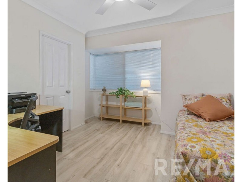 3 Tonnere Court, Eatons Hill QLD 4037