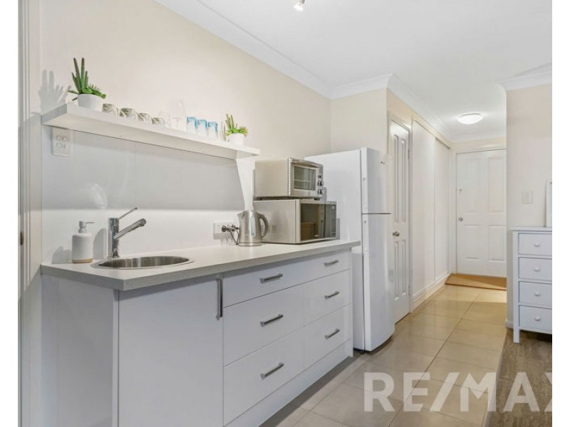 3 Tonnere Court, Eatons Hill QLD 4037