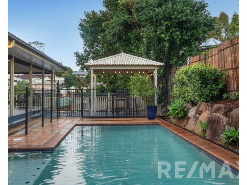 3 Tonnere Court, Eatons Hill QLD 4037