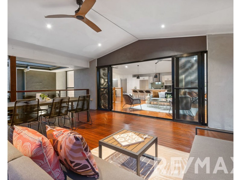 27 Brigadoon Crescent, Eatons Hill QLD 4037