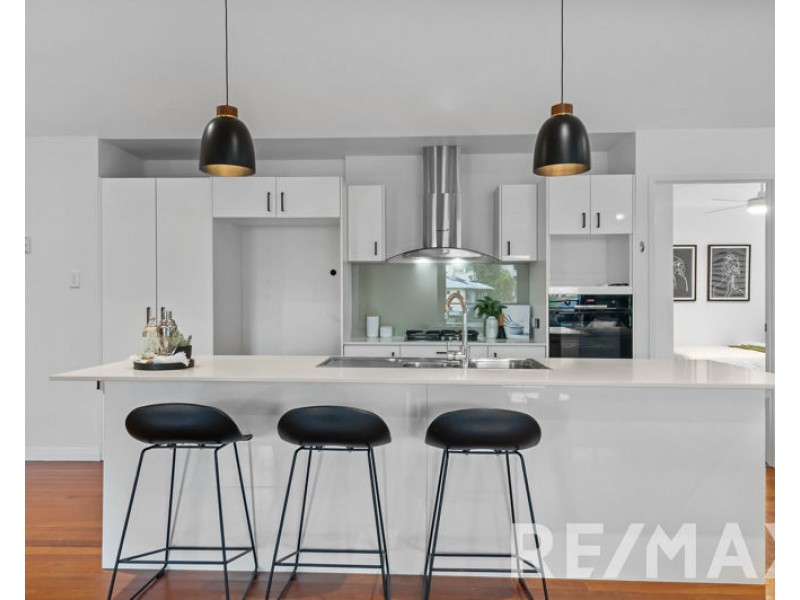 27 Brigadoon Crescent, Eatons Hill QLD 4037