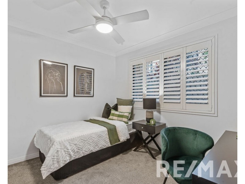 27 Brigadoon Crescent, Eatons Hill QLD 4037