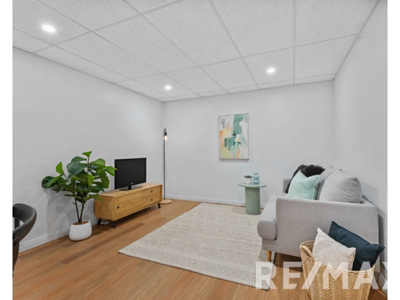 27 Brigadoon Crescent, Eatons Hill QLD 4037