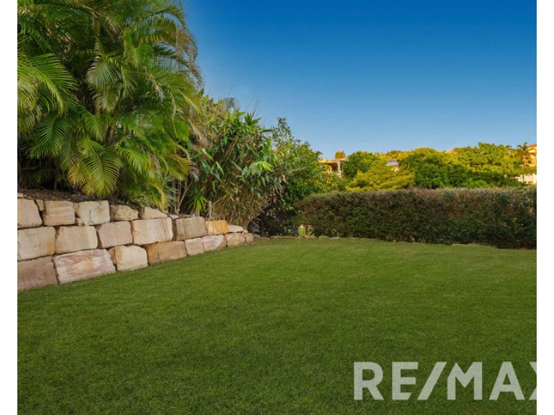 27 Brigadoon Crescent, Eatons Hill QLD 4037