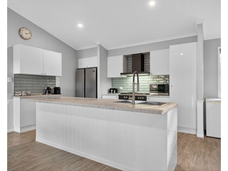 72 The Boulevard, Albany Creek QLD 4035