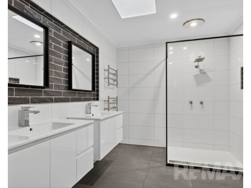 72 The Boulevard, Albany Creek QLD 4035