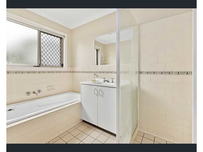 32 Thurlow Street, Newmarket QLD 4051