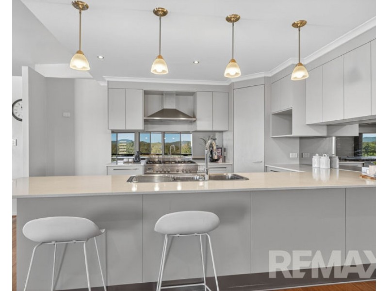 18 Alberic Court, Eatons Hill QLD 4037