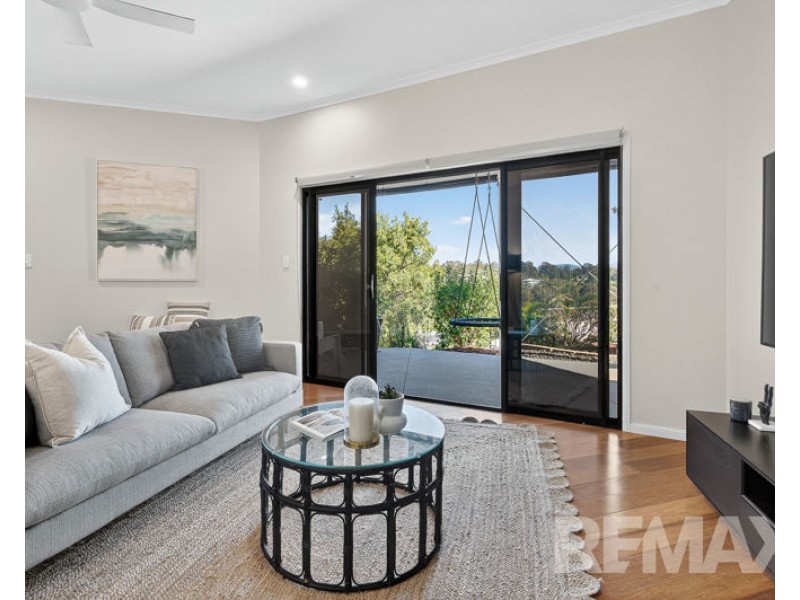 18 Alberic Court, Eatons Hill QLD 4037