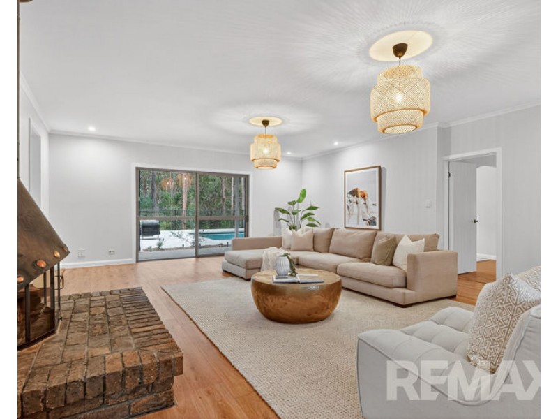 4 McCartney Court, Cashmere QLD 4500