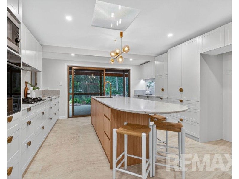 4 McCartney Court, Cashmere QLD 4500