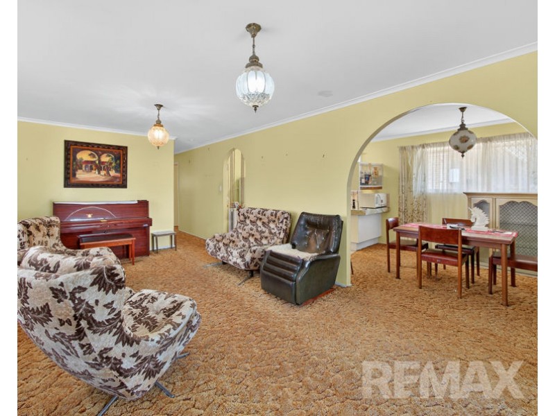 11 Marine Parade, Redcliffe QLD 4020