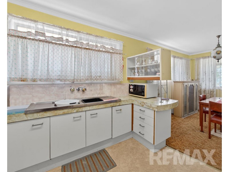 11 Marine Parade, Redcliffe QLD 4020