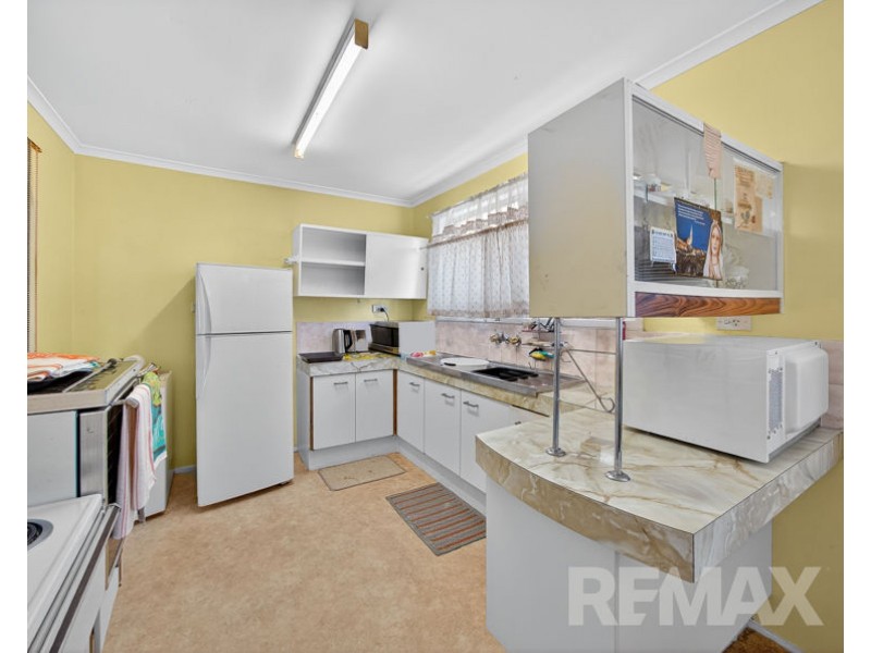 11 Marine Parade, Redcliffe QLD 4020