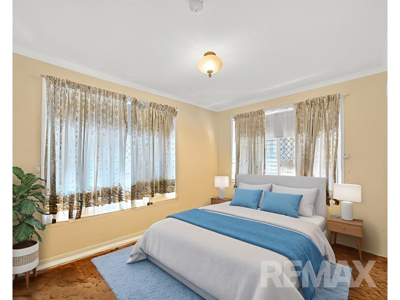 11 Marine Parade, Redcliffe QLD 4020