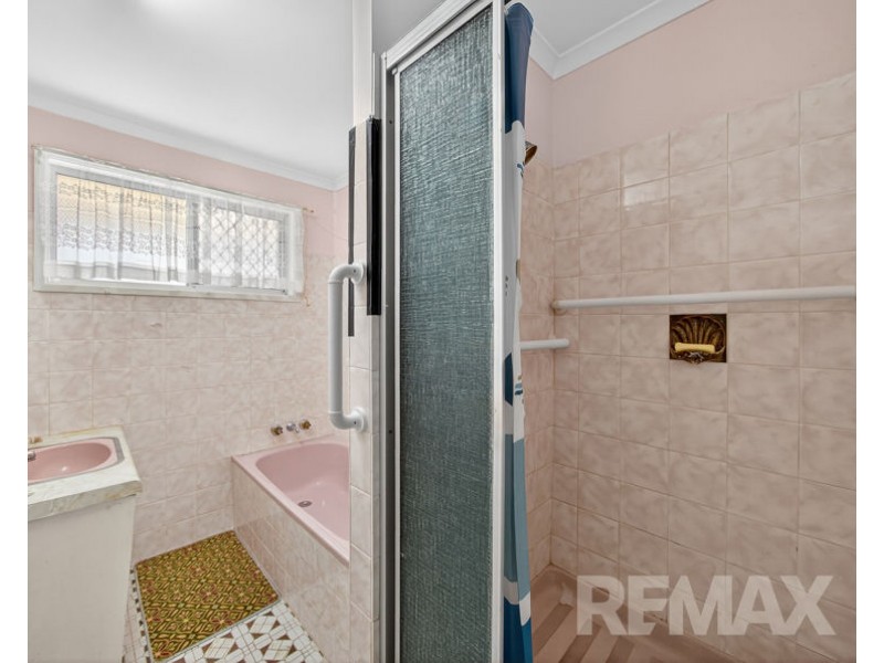 11 Marine Parade, Redcliffe QLD 4020
